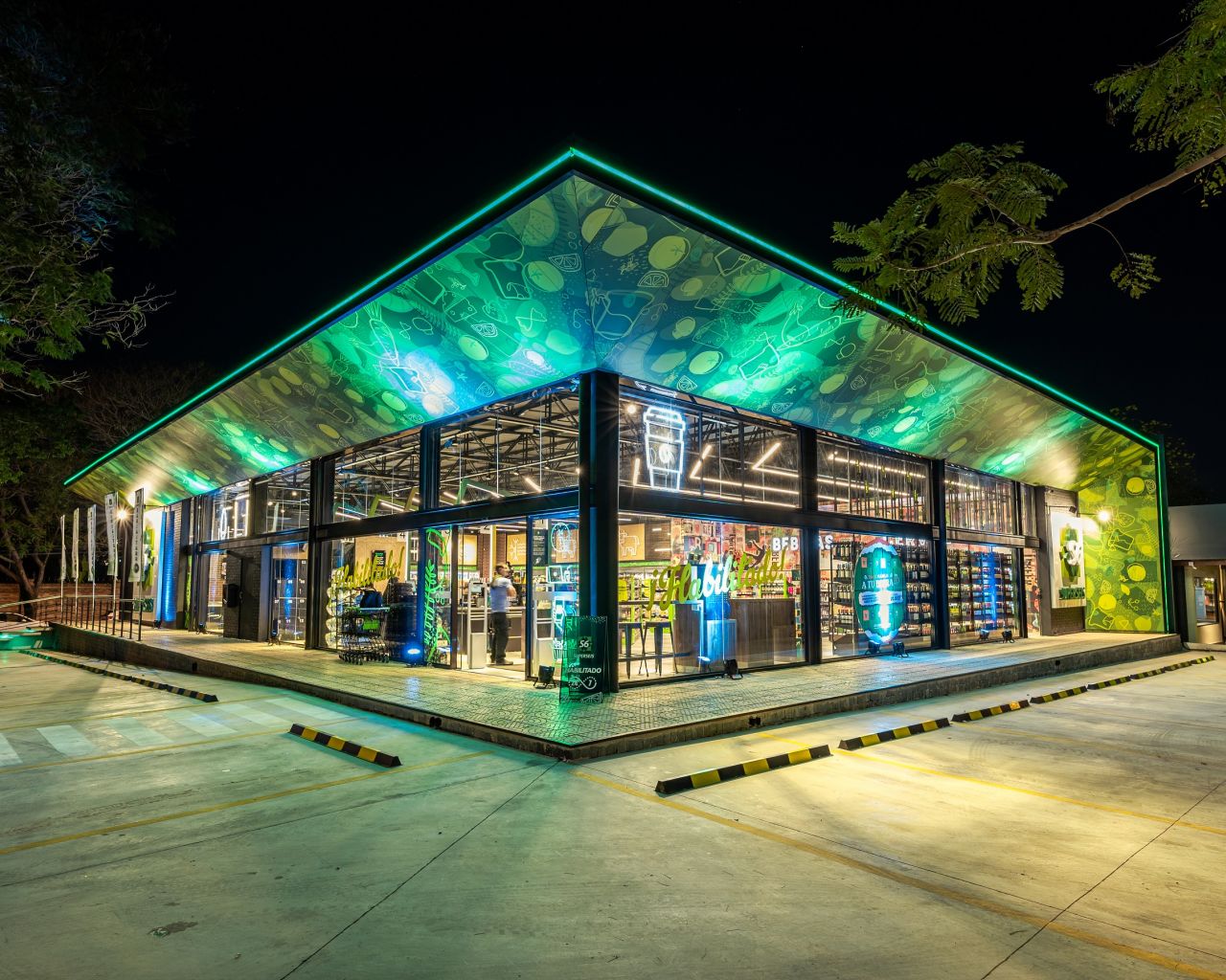 Superseis llega al barrio Los Laureles con su tienda en formato proximidad y atención 24 horas