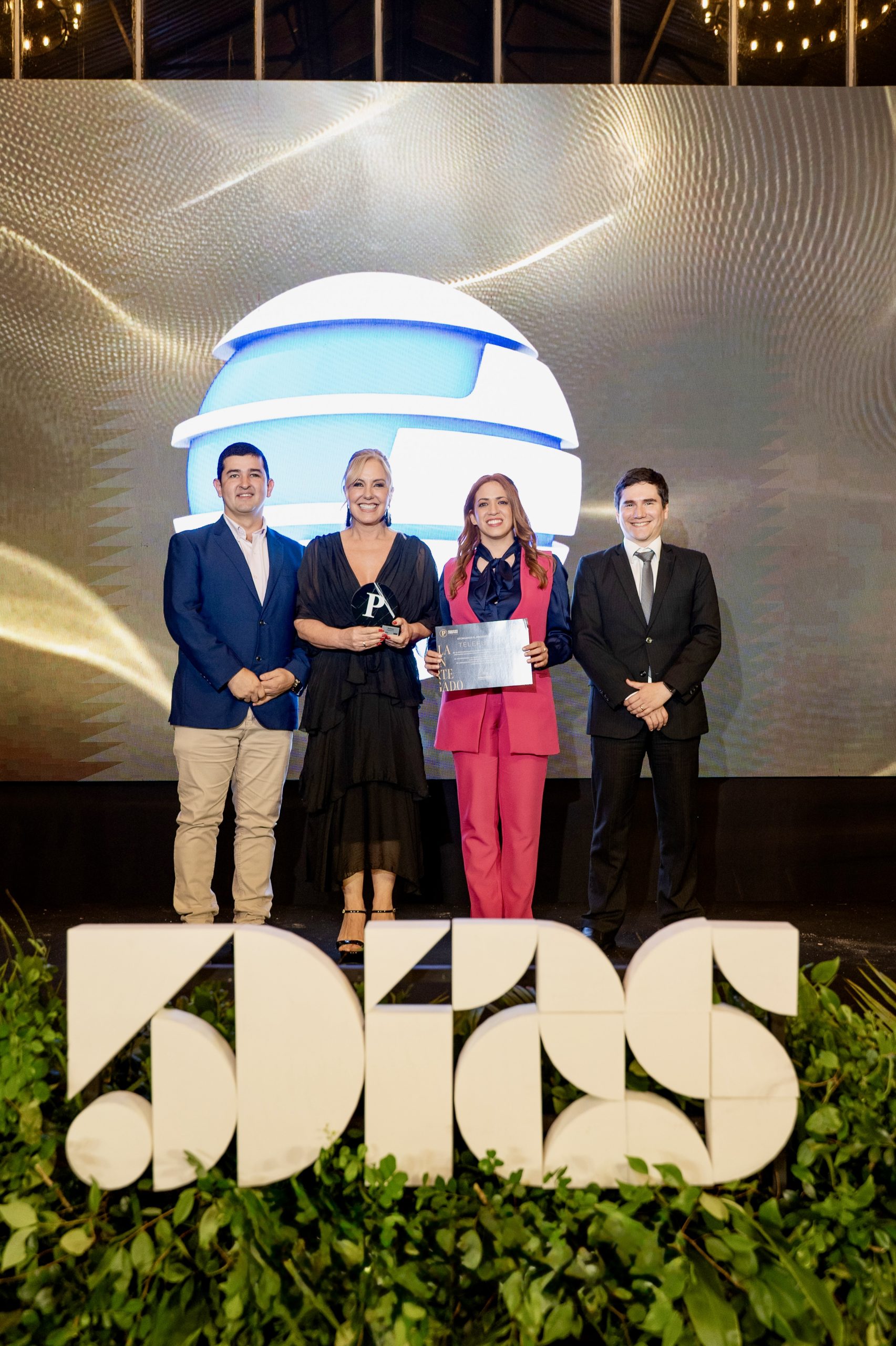 Telefuturo reafirma su liderazgo al recibir por cuarto año consecutivo el Premio Prestigio